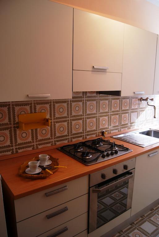 Apartamento La Terrazza Tra Pini E Mare San Bartolomeo Al Mare Habitación foto